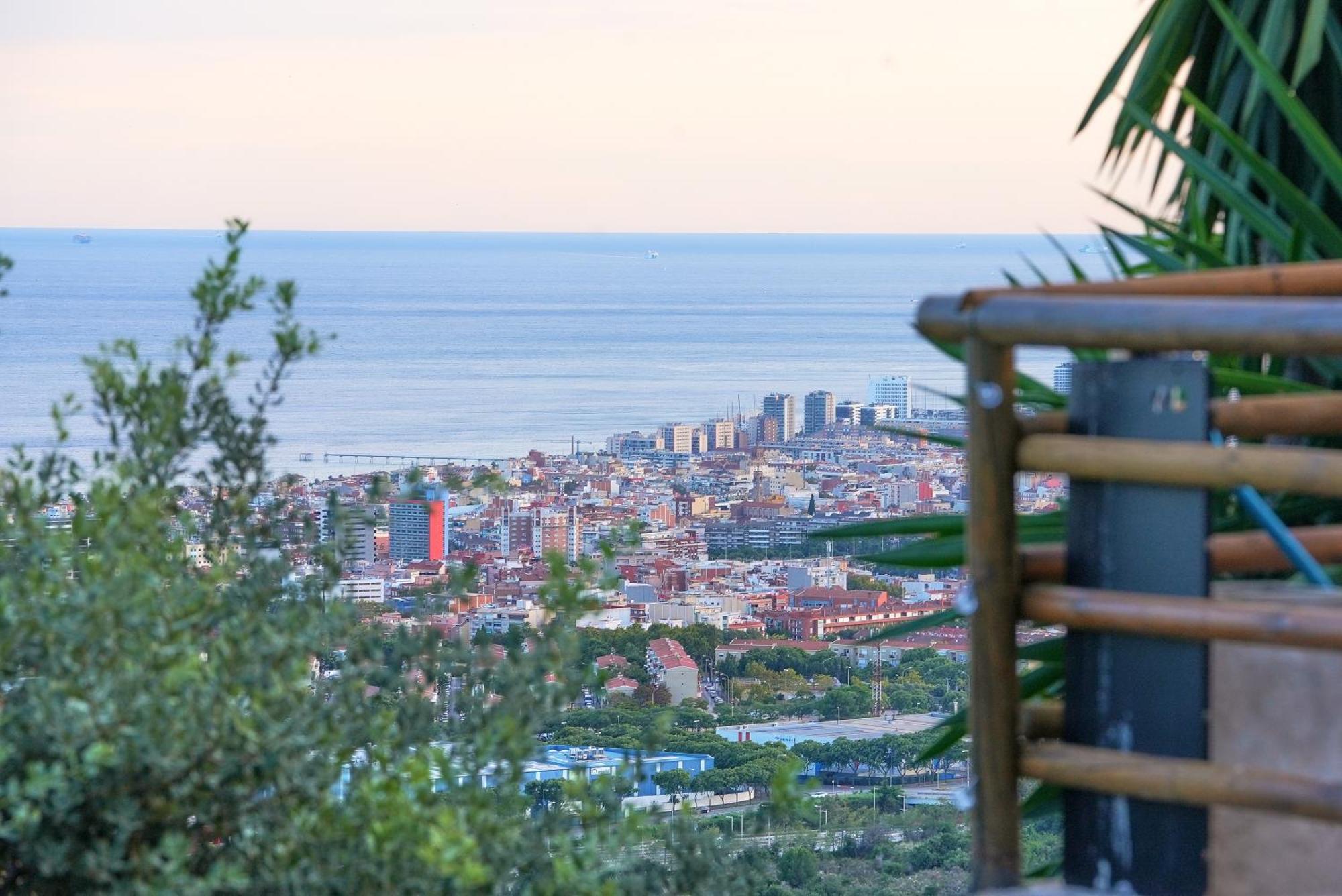Aaa View Private Terrace Outdoor Heated Hot Tub Family Fun Villa Badalona Dış mekan fotoğraf